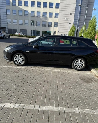 Opel Astra cena 29500 przebieg: 170000, rok produkcji 2017 z Poznań małe 407